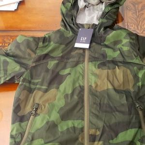 NWT Gap kids camouflage lightweight rain jacket